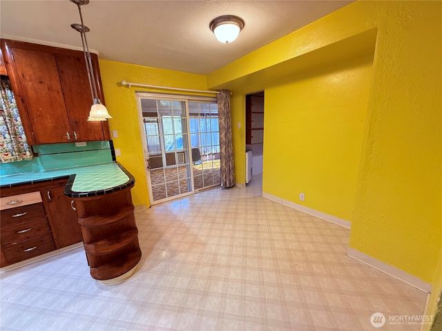 8811 Wildwood Avenue SW, Lakewood, WA 98498