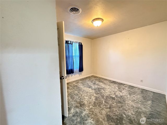 8811 Wildwood Avenue SW, Lakewood, WA 98498