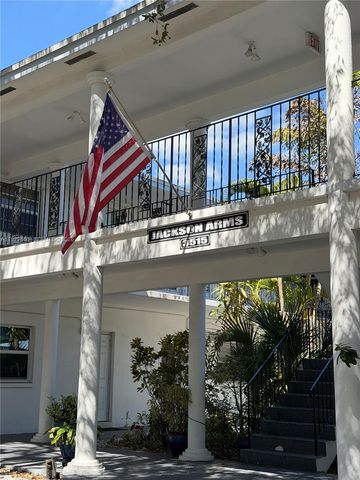 3515 Van Buren Street 102, Hollywood, FL 33021