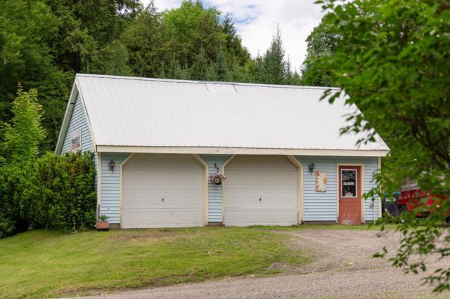 977 Lower Pleasant Valley Road, Cambridge, VT 05464