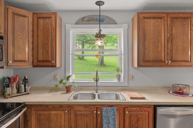 977 Lower Pleasant Valley Road, Cambridge, VT 05464