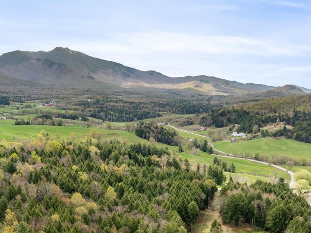 977 Lower Pleasant Valley Road, Cambridge, VT 05464