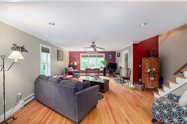 977 Lower Pleasant Valley Road, Cambridge, VT 05464