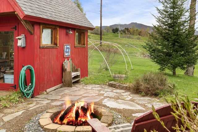977 Lower Pleasant Valley Road, Cambridge, VT 05464