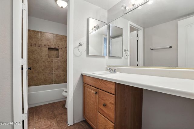 8055 E THOMAS Road N201, Scottsdale, AZ 85251