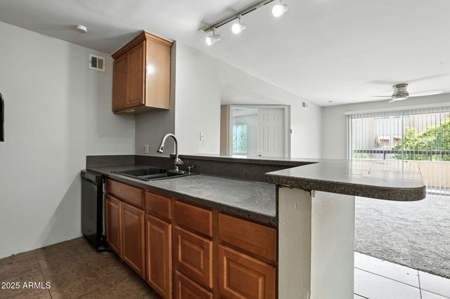 8055 E THOMAS Road N201, Scottsdale, AZ 85251