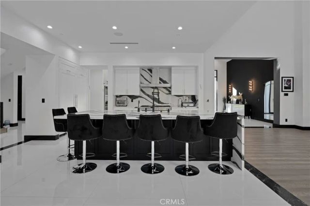 6006 Spring Valley, Hidden Hills, CA 91302
