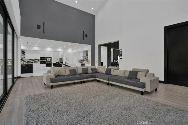 6006 Spring Valley, Hidden Hills, CA 91302