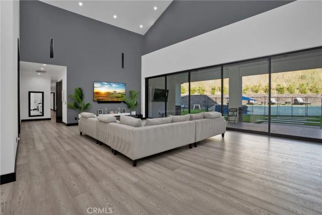 6006 Spring Valley, Hidden Hills, CA 91302