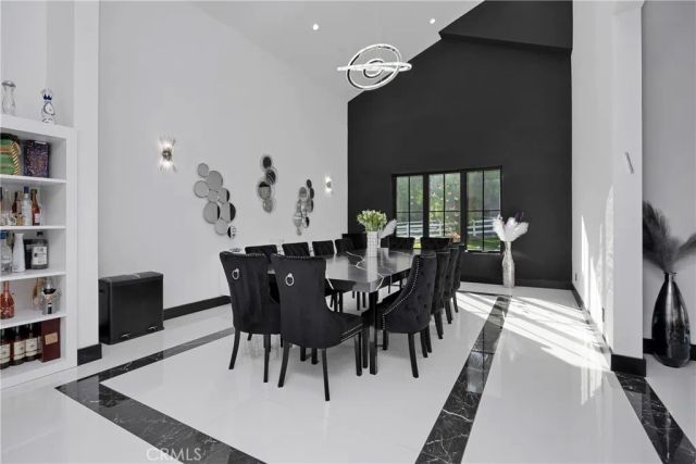 6006 Spring Valley, Hidden Hills, CA 91302