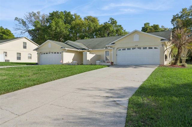8856 COURTYARD LANE, Groveland, FL 34736