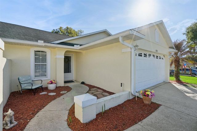 8856 COURTYARD LANE, Groveland, FL 34736