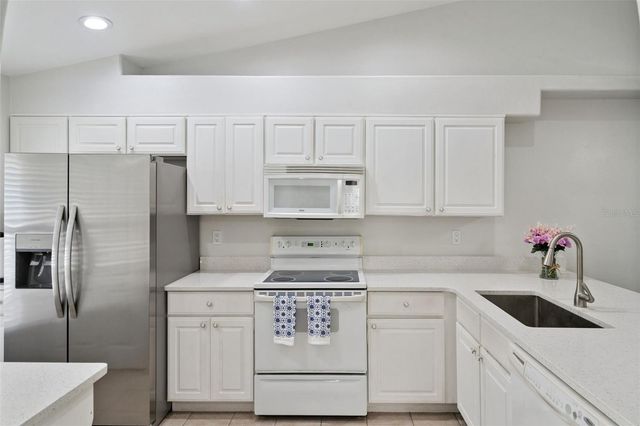 8856 COURTYARD LANE, Groveland, FL 34736