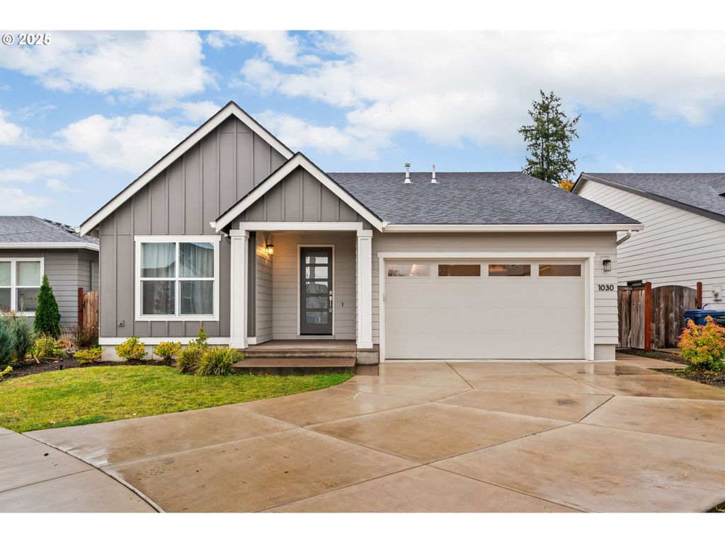 1030 53RD Pl, Springfield, OR 97478