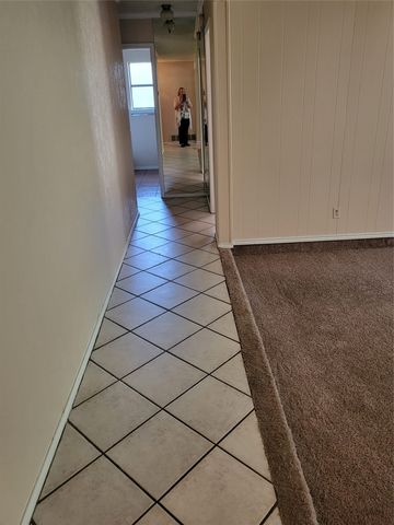 4200 Pyracantha Drive, Arlington, TX 76017