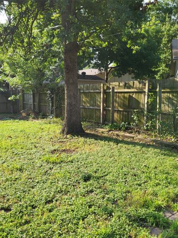 4200 Pyracantha Drive, Arlington, TX 76017
