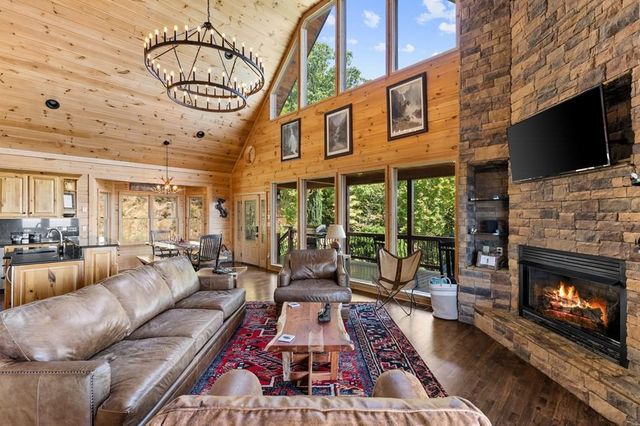 279 Rising Star Lane, Mineral Bluff, GA 30559