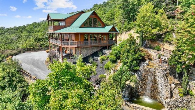 279 Rising Star Lane, Mineral Bluff, GA 30559