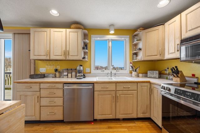 45 Almy Ave, Sandwich, MA 02563