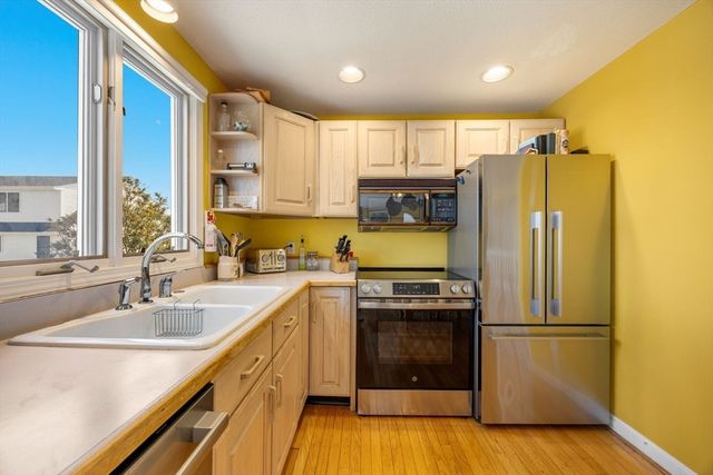 45 Almy Ave, Sandwich, MA 02563