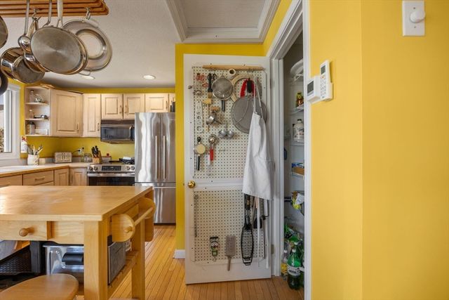 45 Almy Ave, Sandwich, MA 02563