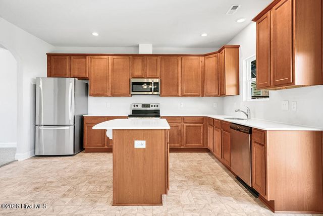 266 E Red Head Circle, Sneads Ferry, NC 28460