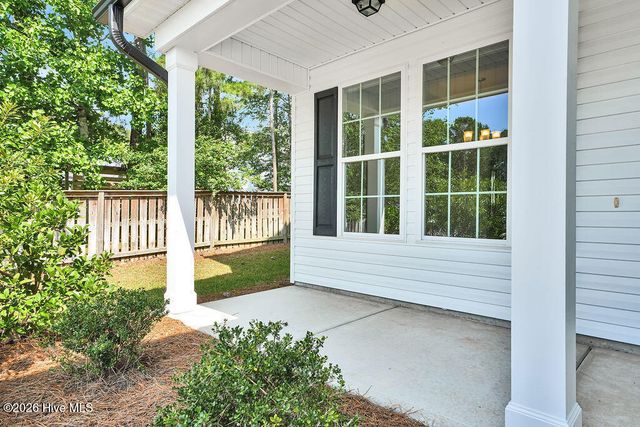 266 E Red Head Circle, Sneads Ferry, NC 28460