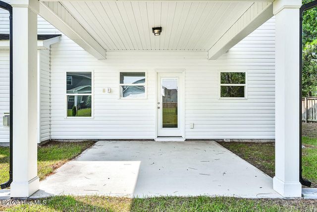 266 E Red Head Circle, Sneads Ferry, NC 28460