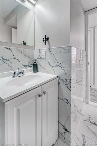 2148 Champagne Drive, Ann Arbor, MI 48108