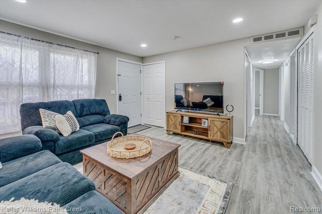 2148 Champagne Drive, Ann Arbor, MI 48108