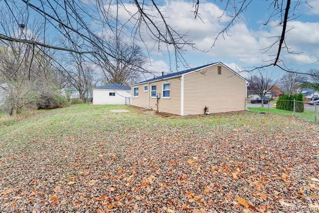 2148 Champagne Drive, Ann Arbor, MI 48108