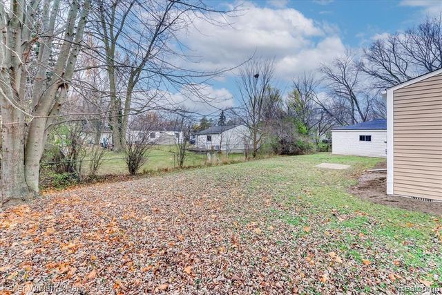 2148 Champagne Drive, Ann Arbor, MI 48108