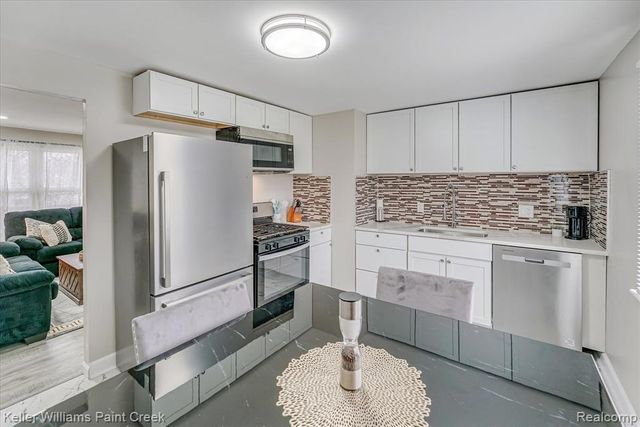 2148 Champagne Drive, Ann Arbor, MI 48108