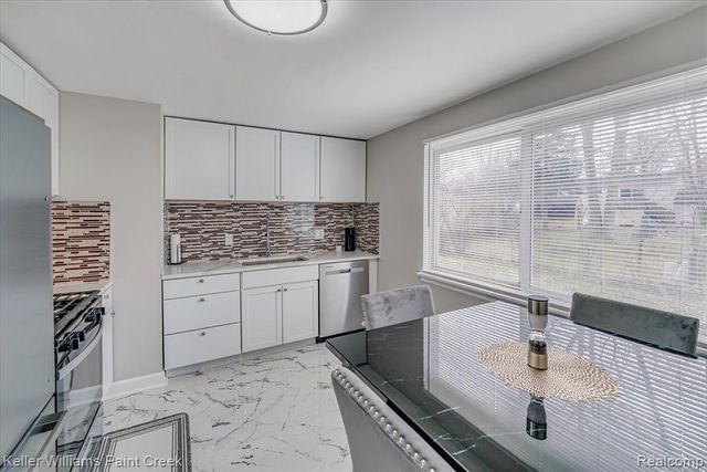 2148 Champagne Drive, Ann Arbor, MI 48108