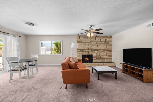 42827 Kilham Avenue, Lancaster, CA 93534