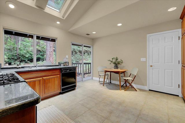 12593 Red Dog Rd, Nevada City, CA 95959