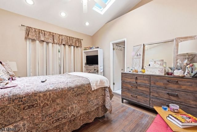 160 Ashland Ave, Bloomfield Twp., NJ 07003