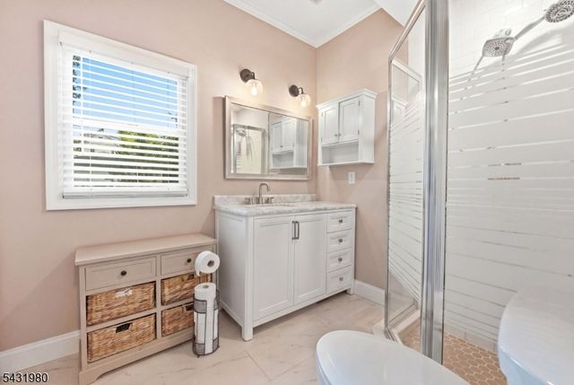 160 Ashland Ave, Bloomfield Twp., NJ 07003