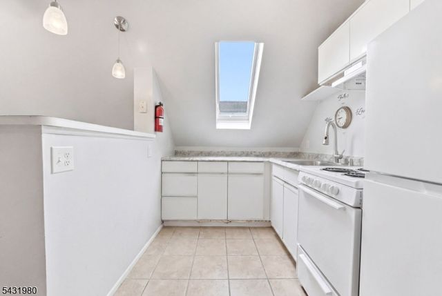 160 Ashland Ave, Bloomfield Twp., NJ 07003