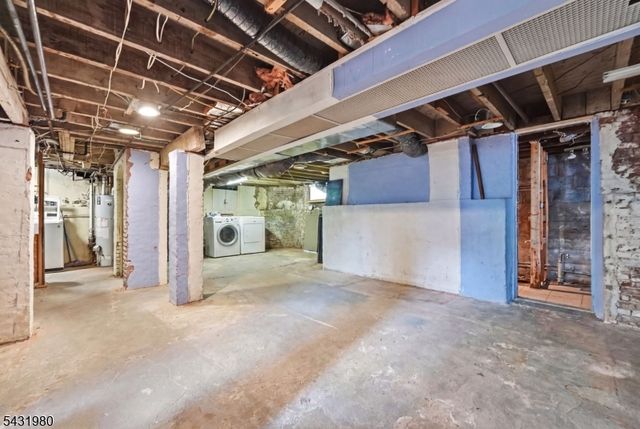 160 Ashland Ave, Bloomfield Twp., NJ 07003