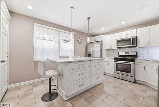 160 Ashland Ave, Bloomfield Twp., NJ 07003