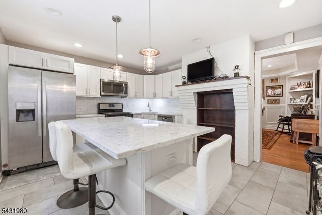 160 Ashland Ave, Bloomfield Twp., NJ 07003