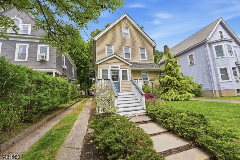 160 Ashland Ave, Bloomfield Twp., NJ 07003