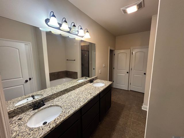 25406 Lake Providence Dr, Denham Springs, LA 70726