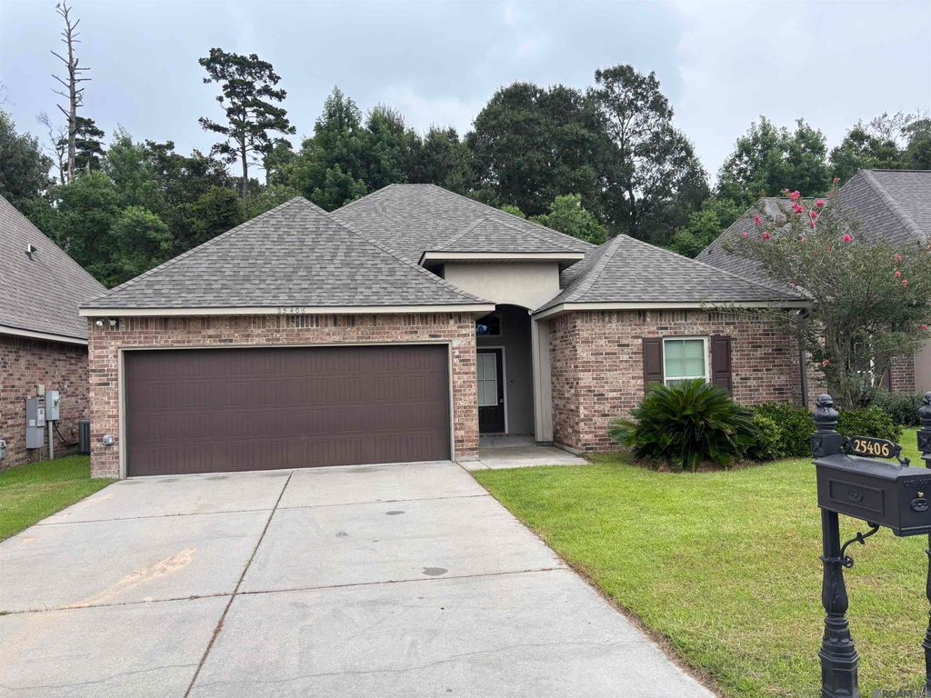 25406 Lake Providence Dr, Denham Springs, LA 70726
