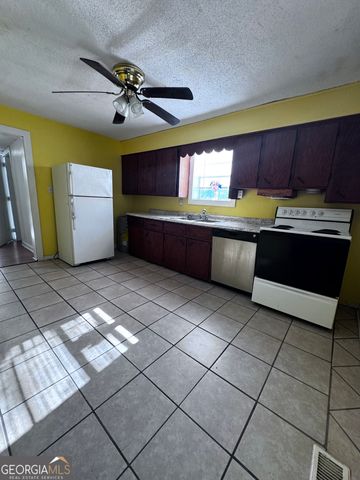 205 E Brumby Avenue, Reidsville, GA 30453