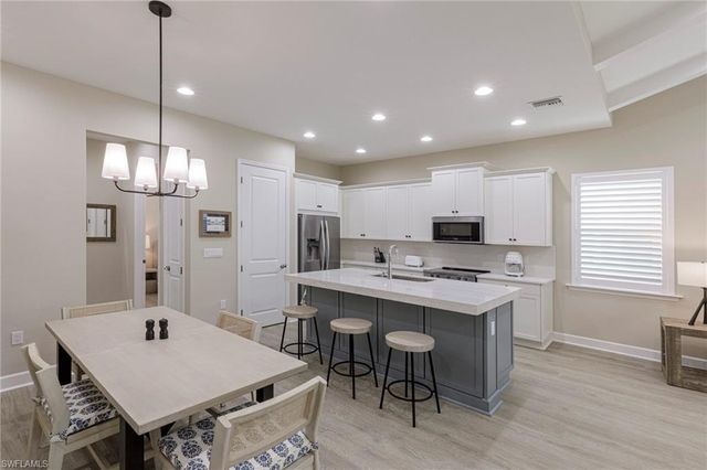 7184 Cayo Coco LN, Naples, FL 34113