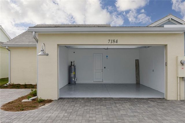 7184 Cayo Coco LN, Naples, FL 34113