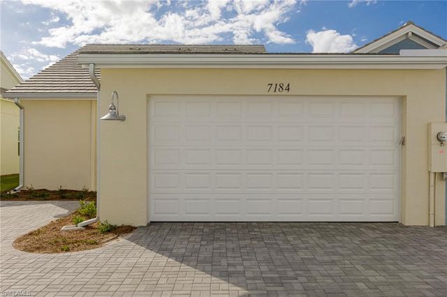 7184 Cayo Coco LN, Naples, FL 34113