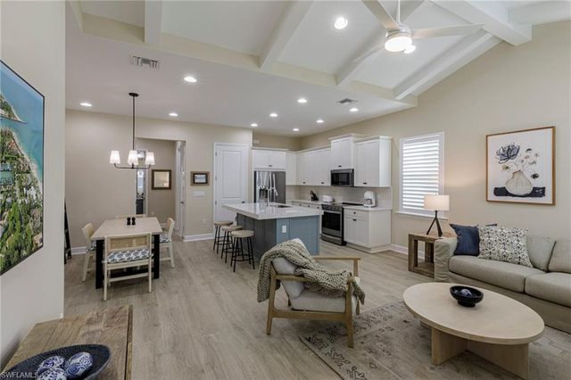 7184 Cayo Coco LN, Naples, FL 34113